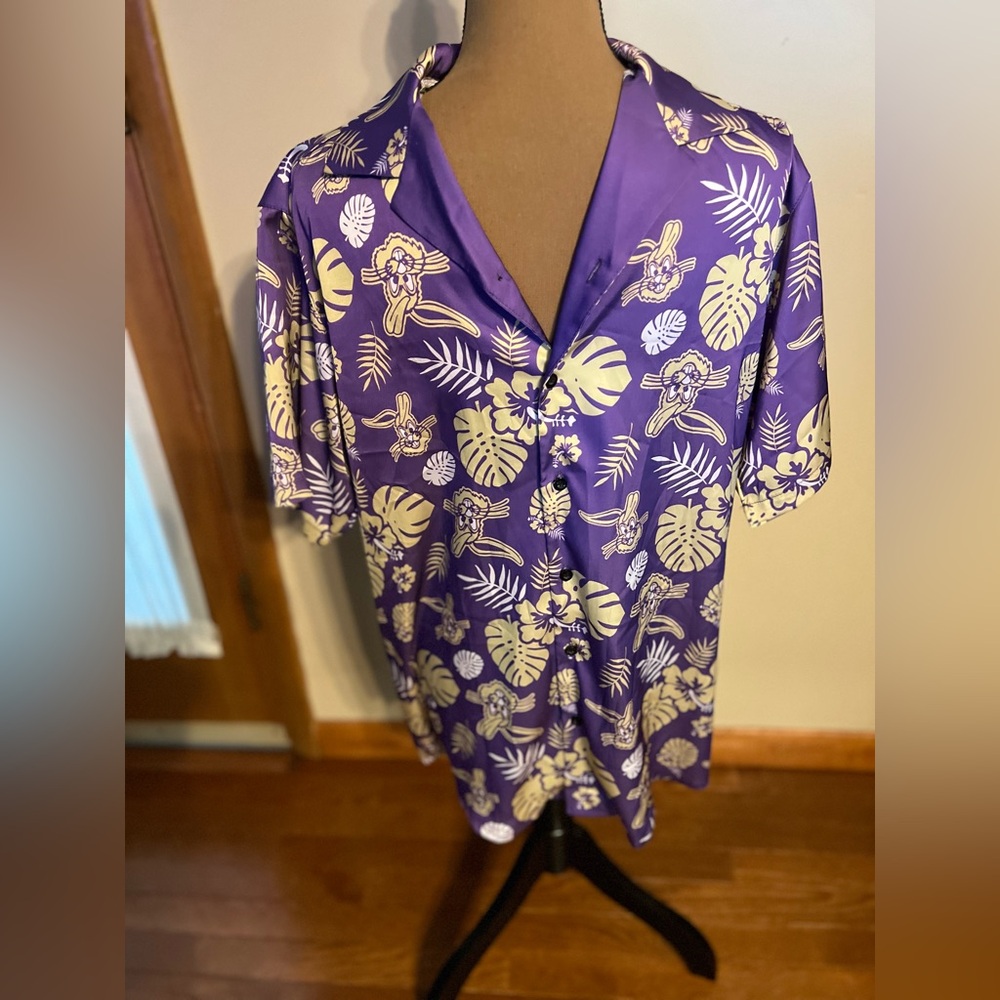 NO BRAND SILKY PURPLE & GOLD GUYS TOP, SIZE M